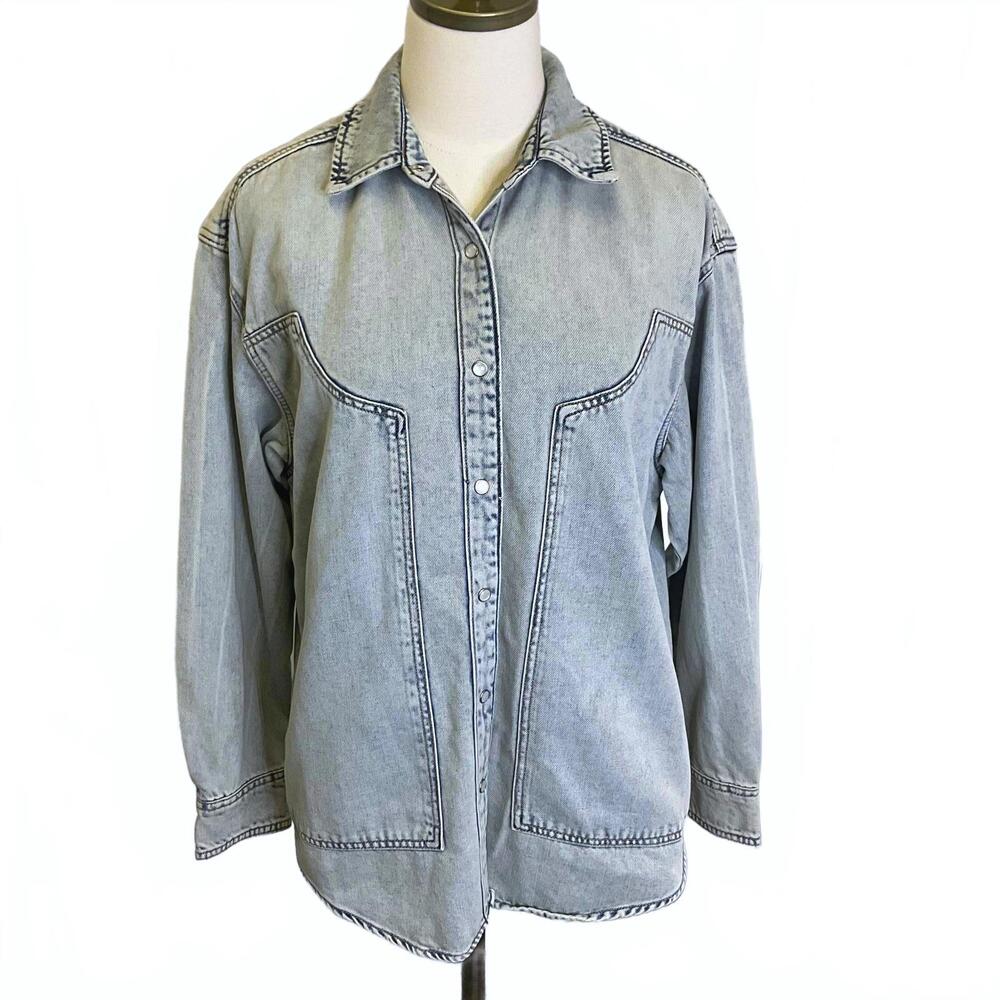 Brand New Wild Fable Women's Size Small Light Wash Denim Jean Button Up Top